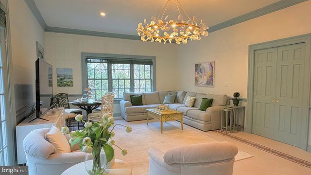 1289 BALLANTRAE FARM DR, Mclean, VA 22101