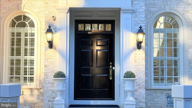 1289 BALLANTRAE FARM DR, Mclean, VA 22101
