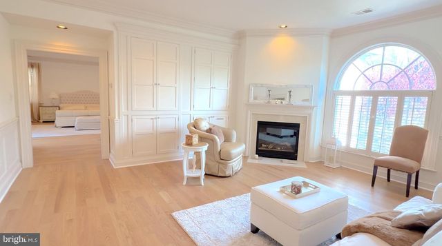 1289 BALLANTRAE FARM DR, Mclean, VA 22101