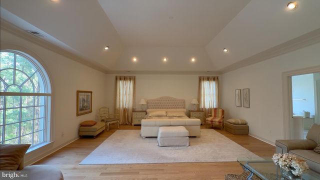 1289 BALLANTRAE FARM DR, Mclean, VA 22101