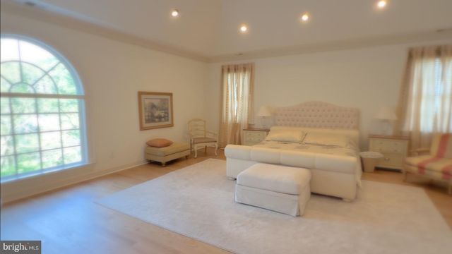 1289 BALLANTRAE FARM DR, Mclean, VA 22101