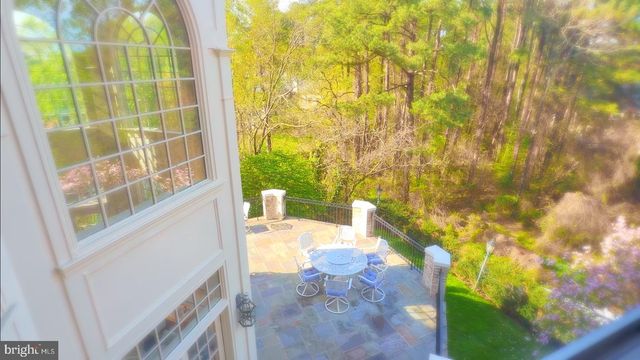 1289 BALLANTRAE FARM DR, Mclean, VA 22101