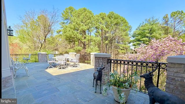 1289 BALLANTRAE FARM DR, Mclean, VA 22101