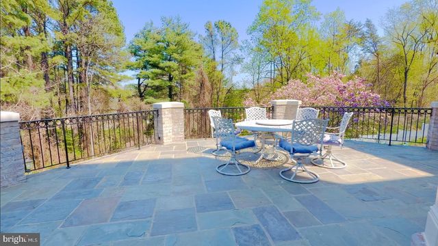 1289 BALLANTRAE FARM DR, Mclean, VA 22101