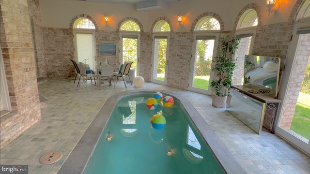 1289 BALLANTRAE FARM DR, Mclean, VA 22101
