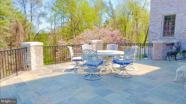 1289 BALLANTRAE FARM DR, Mclean, VA 22101