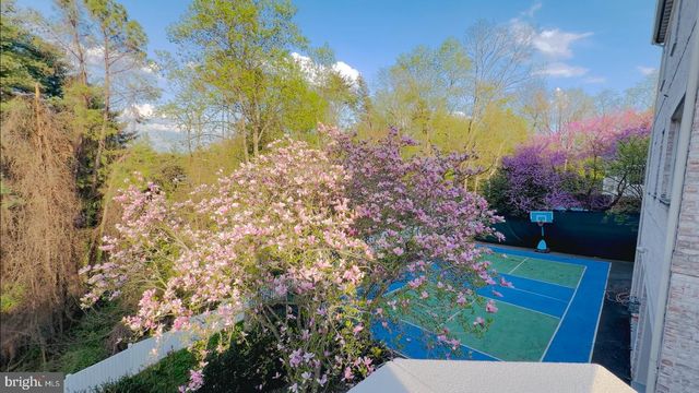 1289 BALLANTRAE FARM DR, Mclean, VA 22101