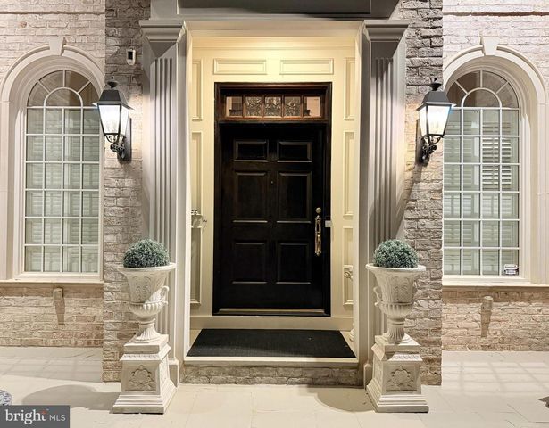 1289 BALLANTRAE FARM DR, Mclean, VA 22101