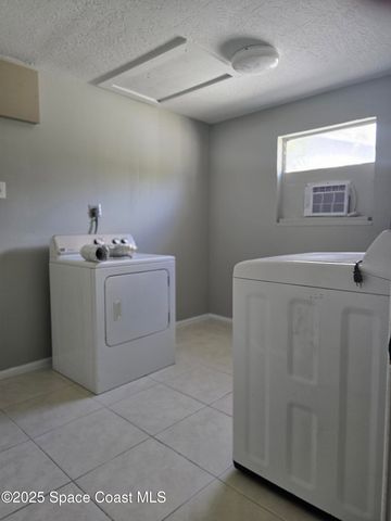 957 Burn Drive NE, Palm Bay, FL 32905