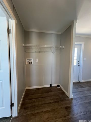 1296 COUNTRY LN, Marion, TX 78124