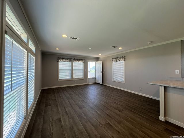 1296 COUNTRY LN, Marion, TX 78124