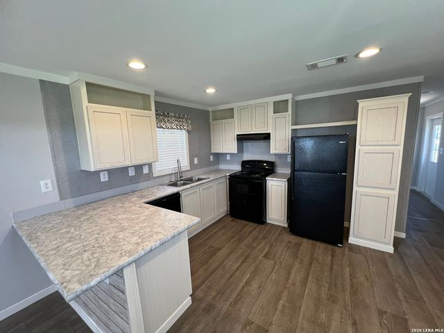 1296 COUNTRY LN, Marion, TX 78124