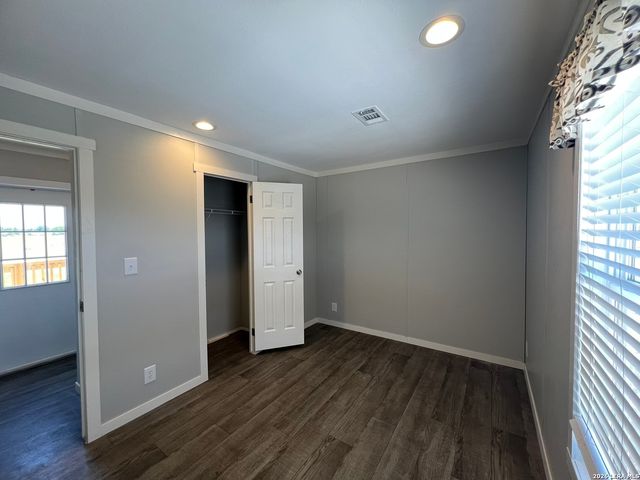 1296 COUNTRY LN, Marion, TX 78124