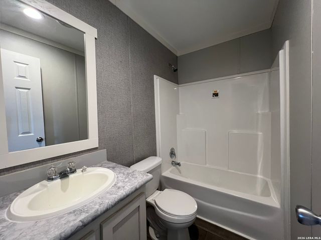 1296 COUNTRY LN, Marion, TX 78124