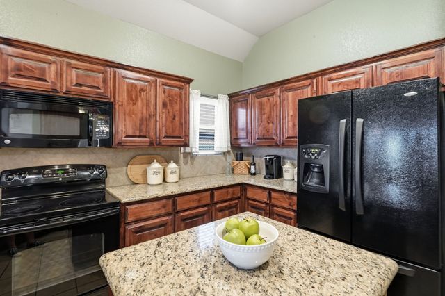 812 Peach Lane, Burleson, TX 76028