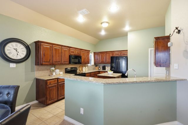 812 Peach Lane, Burleson, TX 76028