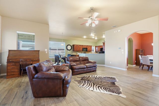 812 Peach Lane, Burleson, TX 76028