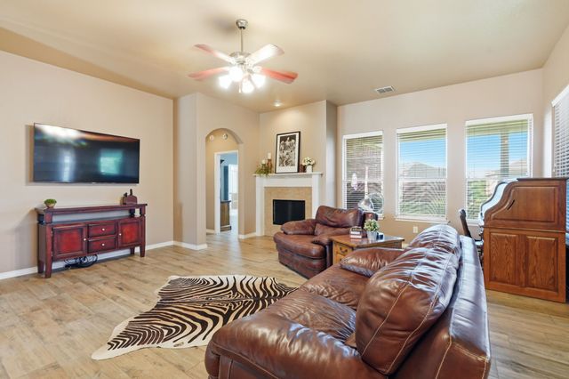 812 Peach Lane, Burleson, TX 76028