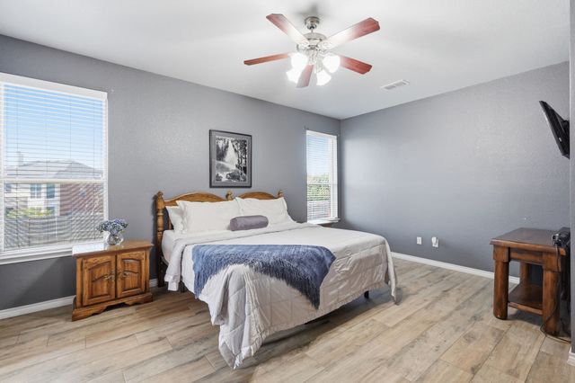 812 Peach Lane, Burleson, TX 76028