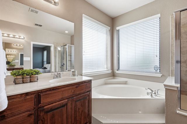 812 Peach Lane, Burleson, TX 76028