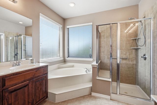 812 Peach Lane, Burleson, TX 76028