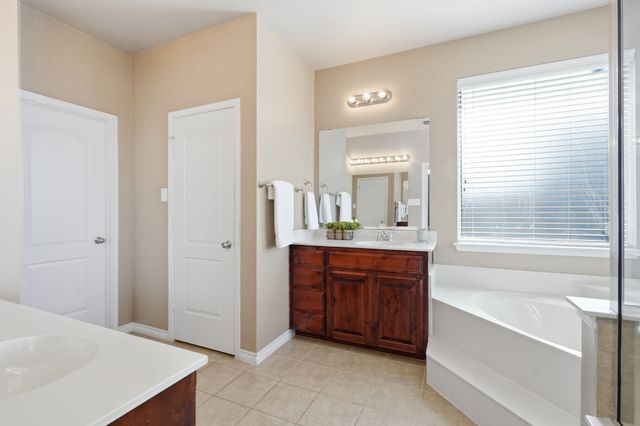 812 Peach Lane, Burleson, TX 76028