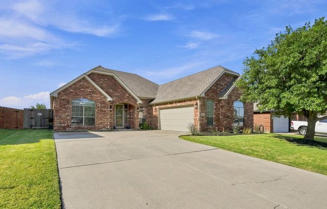 812 Peach Lane, Burleson, TX 76028