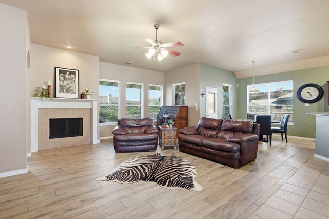 812 Peach Lane, Burleson, TX 76028