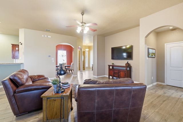 812 Peach Lane, Burleson, TX 76028