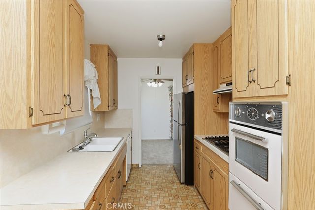 11214 Thrace, Whittier, CA 90604