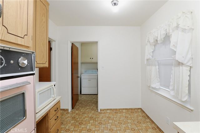 11214 Thrace, Whittier, CA 90604