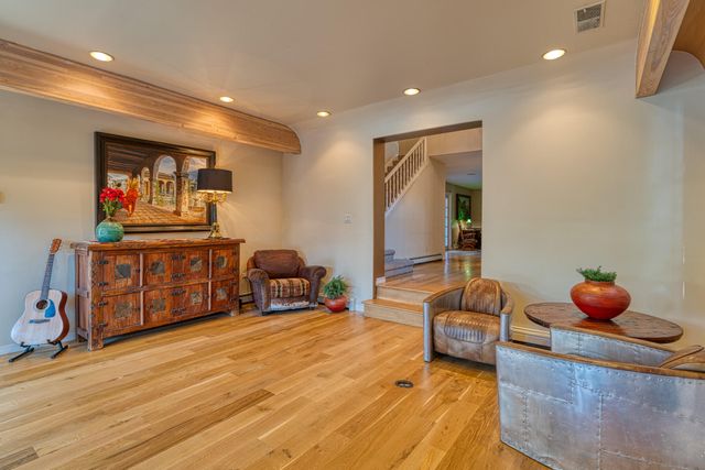 2809 Calle Del Rio NW, Albuquerque, NM 87104