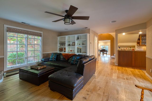 2809 Calle Del Rio NW, Albuquerque, NM 87104