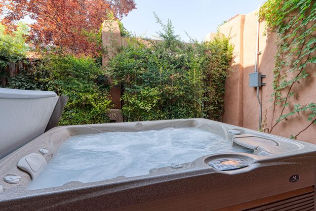 2809 Calle Del Rio NW, Albuquerque, NM 87104