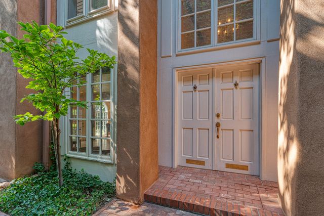 2809 Calle Del Rio NW, Albuquerque, NM 87104