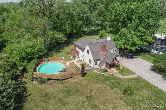 20 Green Oaks, Belleville, IL 62223
