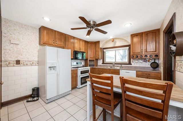 20 Green Oaks, Belleville, IL 62223