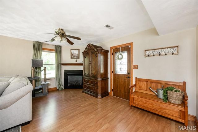 20 Green Oaks, Belleville, IL 62223