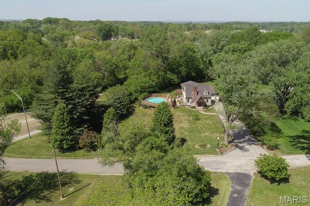 20 Green Oaks, Belleville, IL 62223