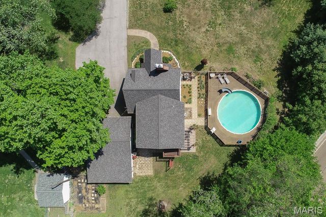 20 Green Oaks, Belleville, IL 62223