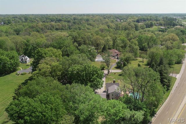 20 Green Oaks, Belleville, IL 62223
