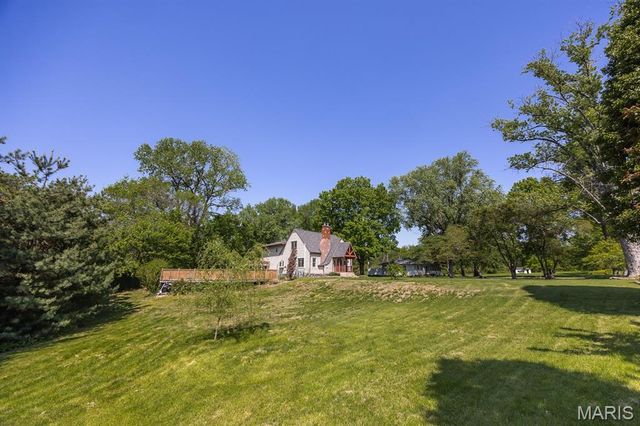 20 Green Oaks, Belleville, IL 62223