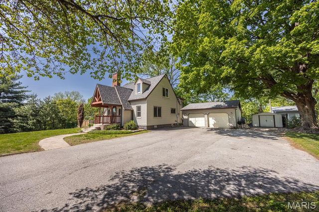 20 Green Oaks, Belleville, IL 62223