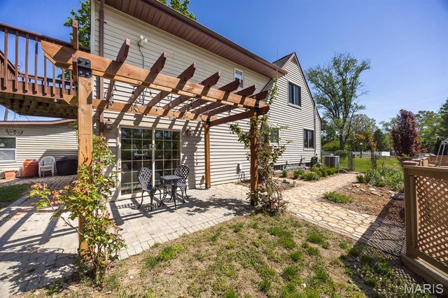20 Green Oaks, Belleville, IL 62223