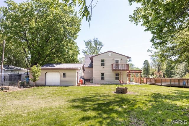 20 Green Oaks, Belleville, IL 62223