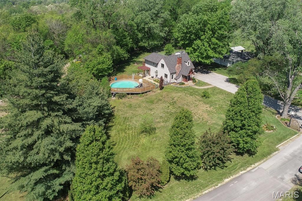 20 Green Oaks, Belleville, IL 62223
