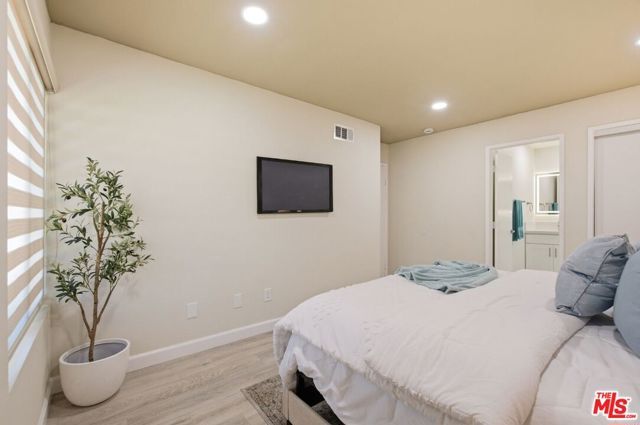 1328 W 8th Street, Upland, CA 91786