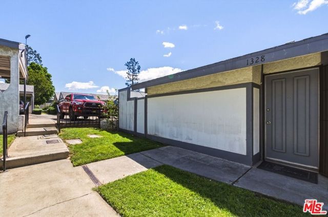 1328 W 8th Street, Upland, CA 91786