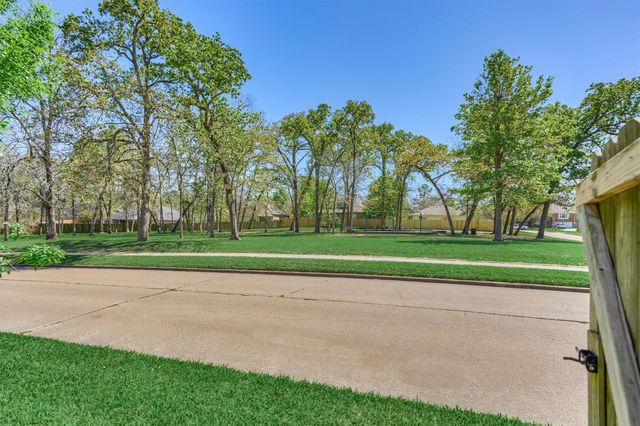 12239 Glenview Drive, Montgomery, TX 77356