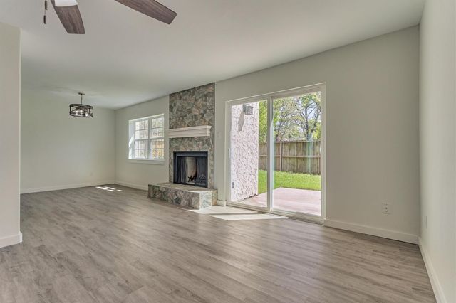 12239 Glenview Drive, Montgomery, TX 77356